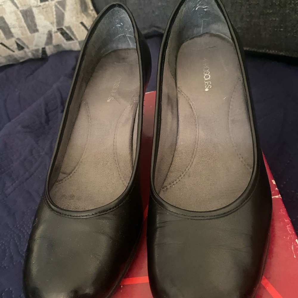 Comfortable Black Women's Shoes